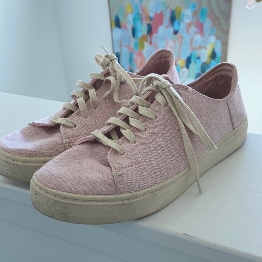 Toms light pink sneaker